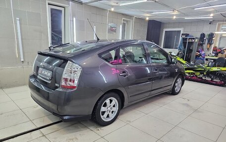 Toyota Prius, 2006 год, 750 000 рублей, 14 фотография