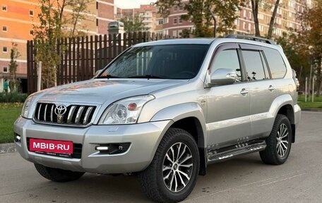 Toyota Land Cruiser Prado 120 рестайлинг, 2006 год, 2 420 000 рублей, 2 фотография