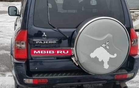 Mitsubishi Pajero III рестайлинг, 2005 год, 990 000 рублей, 3 фотография