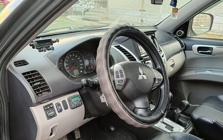 Mitsubishi Pajero Sport II рестайлинг, 2013 год, 1 770 000 рублей, 11 фотография