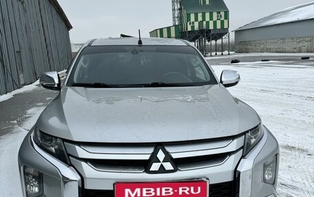 Mitsubishi L200 IV рестайлинг, 2019 год, 2 500 000 рублей, 1 фотография