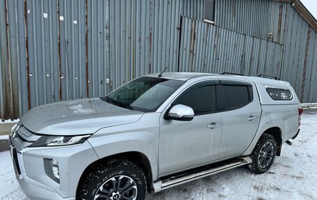 Mitsubishi L200 IV рестайлинг, 2019 год, 2 500 000 рублей, 2 фотография