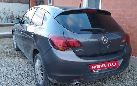 Opel Astra J, 2012 год, 880 000 рублей, 2 фотография