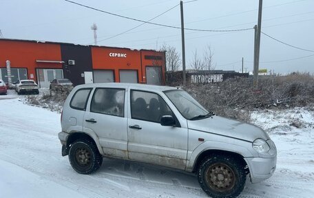 Chevrolet Niva I рестайлинг, 2004 год, 230 000 рублей, 1 фотография