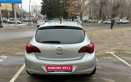 Opel Astra J, 2011 год, 450 000 рублей, 4 фотография