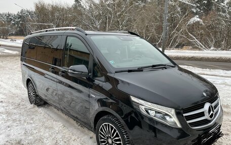 Mercedes-Benz V-Класс, 2016 год, 6 350 000 рублей, 2 фотография