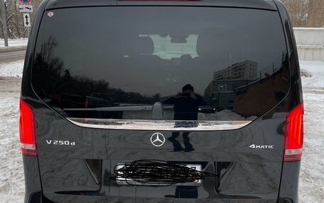 Mercedes-Benz V-Класс, 2016 год, 6 350 000 рублей, 4 фотография