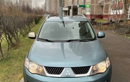 Mitsubishi Outlander III рестайлинг 3, 2007 год, 868 000 рублей, 2 фотография