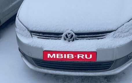 Volkswagen Polo VI (EU Market), 2013 год, 700 000 рублей, 1 фотография