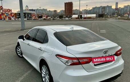 Toyota Camry, 2019 год, 2 900 000 рублей, 10 фотография