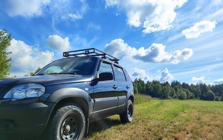 Chevrolet Niva I рестайлинг, 2017 год, 670 000 рублей, 3 фотография