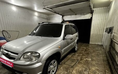 Chevrolet Niva I рестайлинг, 2009 год, 500 000 рублей, 3 фотография