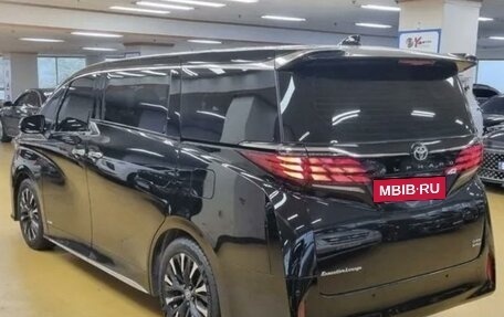 Toyota Alphard, 2024 год, 13 980 000 рублей, 4 фотография