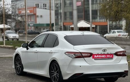 Toyota Camry, 2018 год, 1 890 000 рублей, 5 фотография