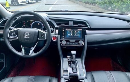 Honda Civic, 2021 год, 1 800 000 рублей, 6 фотография