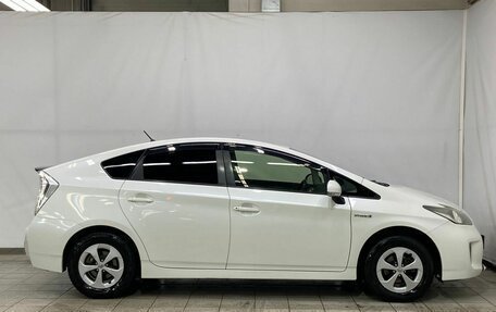 Toyota Prius, 2014 год, 1 349 000 рублей, 4 фотография