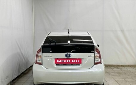 Toyota Prius, 2014 год, 1 349 000 рублей, 6 фотография