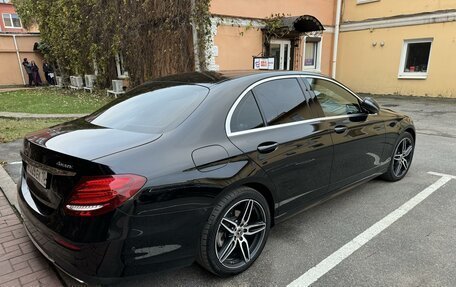 Mercedes-Benz E-Класс, 2018 год, 3 500 000 рублей, 3 фотография