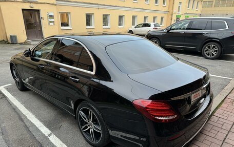 Mercedes-Benz E-Класс, 2018 год, 3 500 000 рублей, 4 фотография