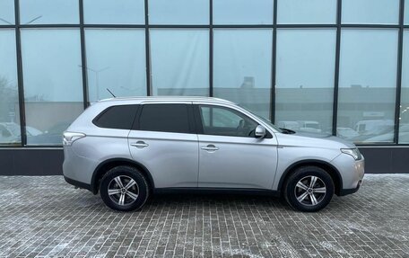 Mitsubishi Outlander III рестайлинг 3, 2014 год, 1 590 000 рублей, 6 фотография