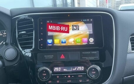 Mitsubishi Outlander III рестайлинг 3, 2014 год, 1 590 000 рублей, 11 фотография