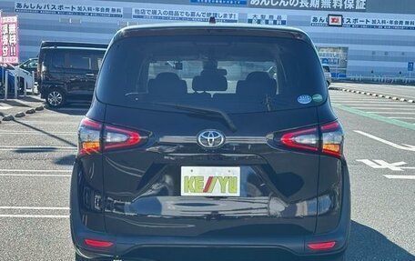 Toyota Sienta II, 2017 год, 1 800 000 рублей, 3 фотография