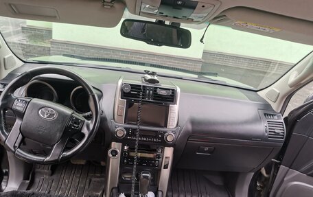 Toyota Land Cruiser Prado 150 рестайлинг 2, 2013 год, 2 500 000 рублей, 32 фотография