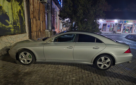 Mercedes-Benz CLS, 2004 год, 1 100 000 рублей, 3 фотография