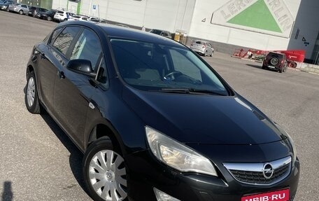 Opel Astra J, 2010 год, 780 000 рублей, 1 фотография