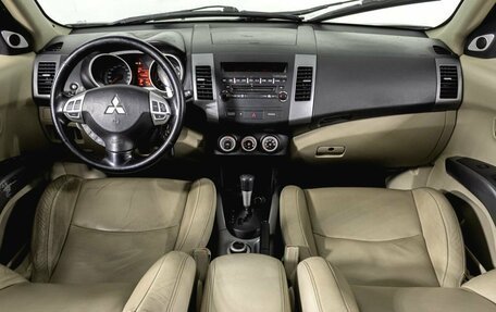 Mitsubishi Outlander III рестайлинг 3, 2007 год, 1 050 000 рублей, 15 фотография