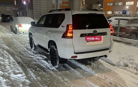 Toyota Land Cruiser Prado 150 рестайлинг 2, 2021 год, 8 500 000 рублей, 6 фотография