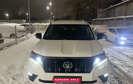 Toyota Land Cruiser Prado 150 рестайлинг 2, 2021 год, 8 500 000 рублей, 8 фотография