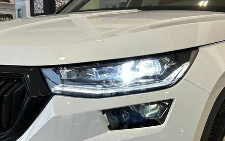 Skoda Kodiaq I, 2024 год, 6 650 000 рублей, 8 фотография