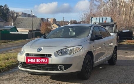 Renault Fluence I, 2012 год, 880 000 рублей, 2 фотография