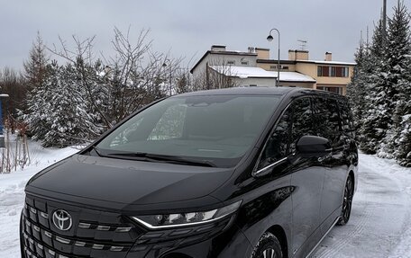 Toyota Alphard, 2024 год, 16 900 000 рублей, 5 фотография