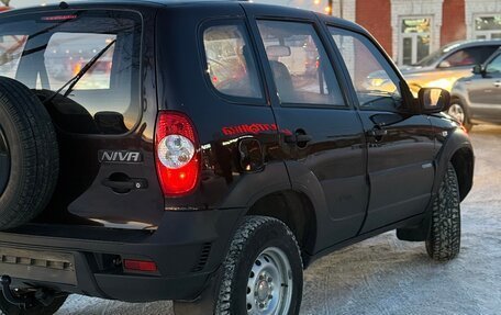 Chevrolet Niva I рестайлинг, 2011 год, 650 000 рублей, 4 фотография