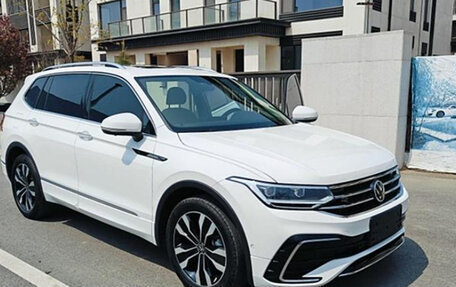 Volkswagen Tiguan II, 2021 год, 3 120 979 рублей, 1 фотография