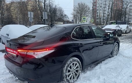 Toyota Camry, 2021 год, 2 250 000 рублей, 3 фотография