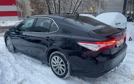 Toyota Camry, 2021 год, 2 250 000 рублей, 5 фотография