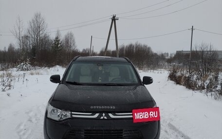 Mitsubishi Outlander III рестайлинг 3, 2012 год, 1 299 000 рублей, 6 фотография