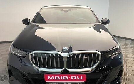 BMW 5 серия, 2024 год, 12 570 000 рублей, 2 фотография