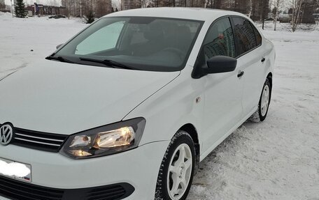 Volkswagen Polo VI (EU Market), 2013 год, 750 000 рублей, 3 фотография