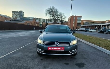 Volkswagen Passat B7, 2011 год, 910 000 рублей, 2 фотография