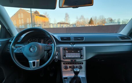 Volkswagen Passat B7, 2011 год, 910 000 рублей, 12 фотография