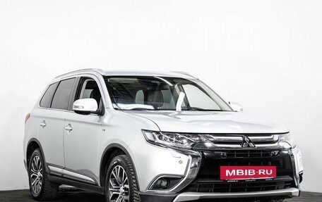 Mitsubishi Outlander III рестайлинг 3, 2018 год, 3 150 000 рублей, 3 фотография