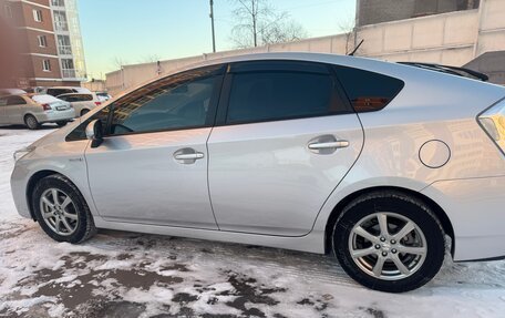 Toyota Prius, 2015 год, 1 415 000 рублей, 5 фотография