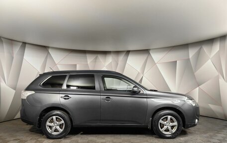 Mitsubishi Outlander III рестайлинг 3, 2013 год, 1 498 000 рублей, 6 фотография