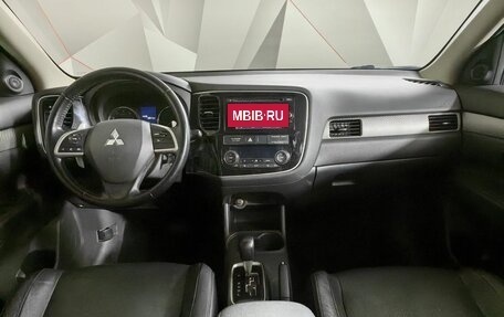 Mitsubishi Outlander III рестайлинг 3, 2013 год, 1 498 000 рублей, 10 фотография