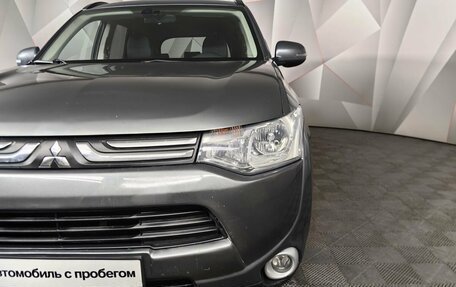 Mitsubishi Outlander III рестайлинг 3, 2013 год, 1 498 000 рублей, 17 фотография