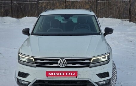 Volkswagen Tiguan II, 2019 год, 3 299 000 рублей, 2 фотография